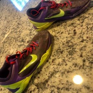 Nike zoom Kobe 7 surprise Christmas size 11